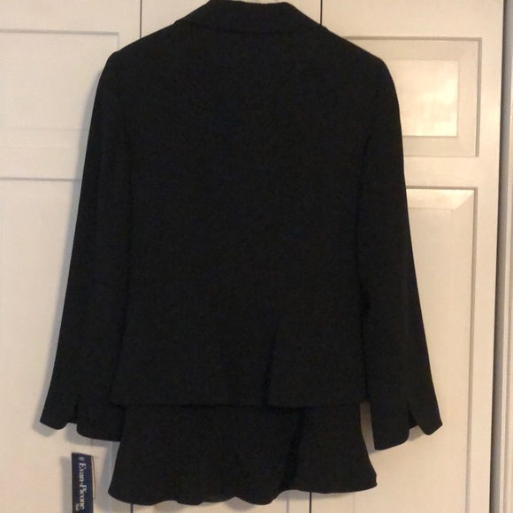 Black Evan-Picone suit (skirt and jacket) NWT - Picture 2 of 6